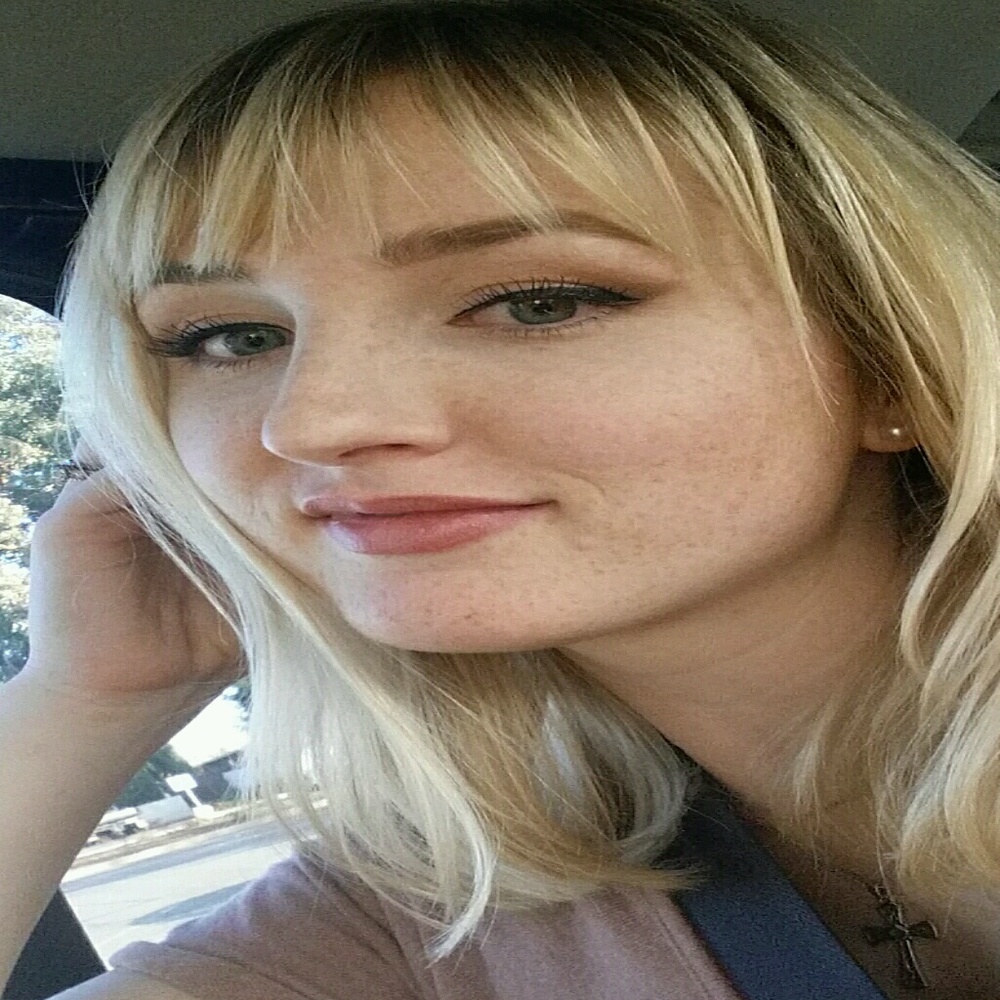 Meet your Posher, Alayna